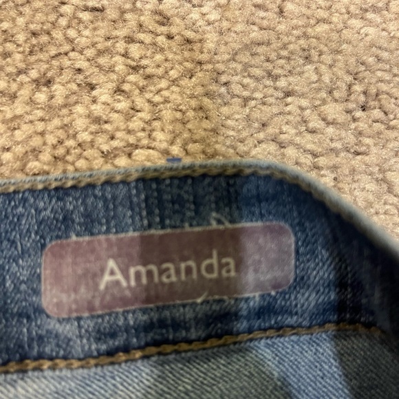 Gloria Vanderbilt Medium Wash Amanda Jeans - Picture 7 of 9